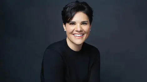 Courtney guss headshot